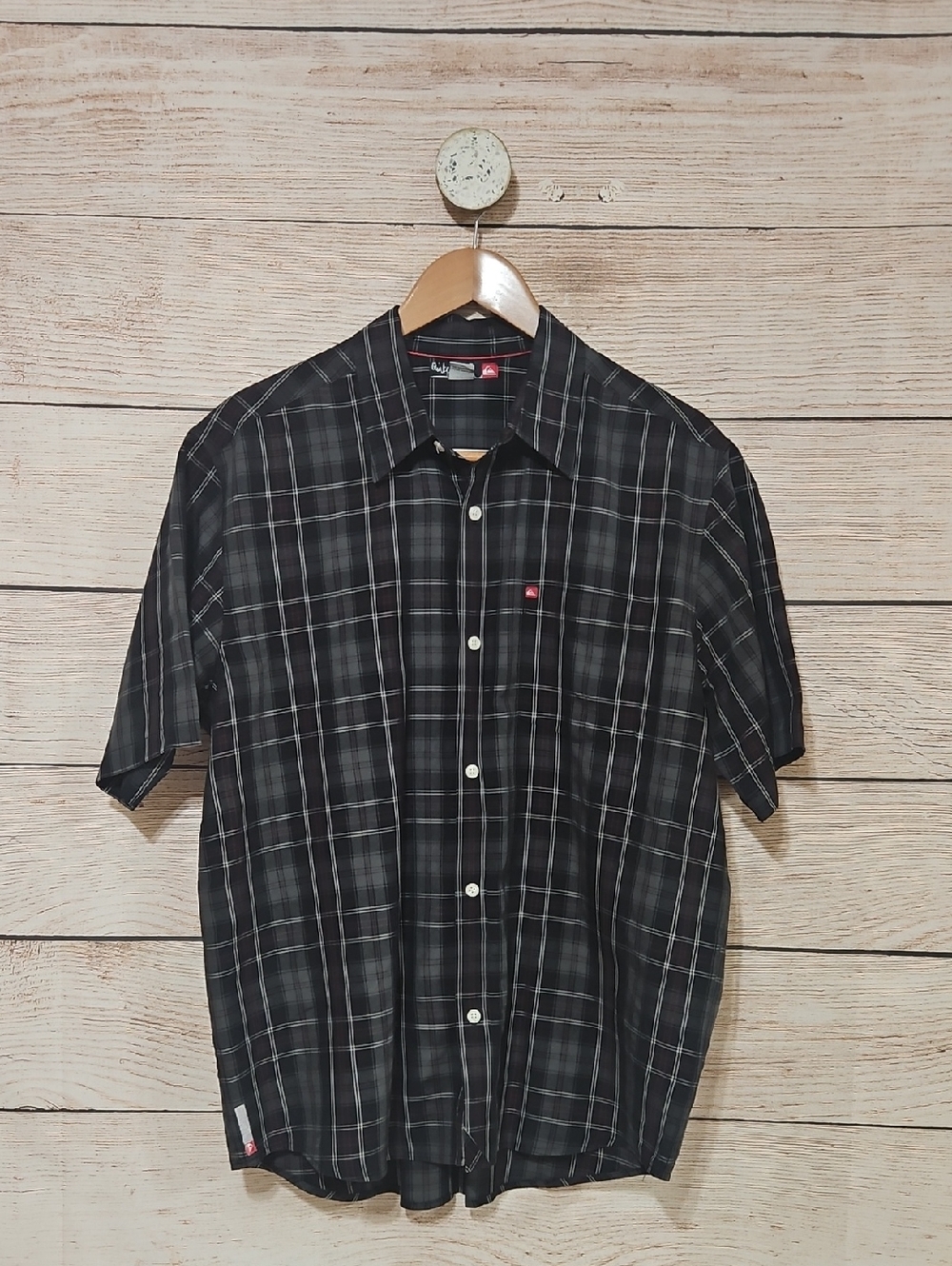 Quiksilver Black Plaid Short-Sleeve Button-Down Shirt Large
